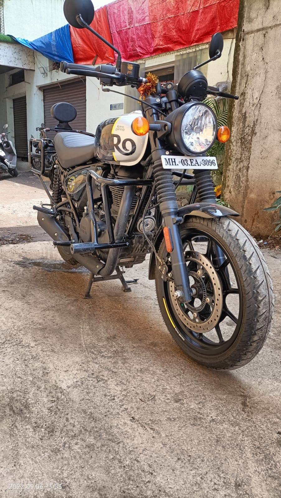 MAD OVER BIKES ROYAL ENFIELD HUNTER CRASH GUARD - Premium BIKE MODELS from SPAREWICK - Just Rs. 3600! Shop now at Sparewick